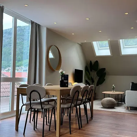 Heimby Homes - Four Bedroom Family Penthouse Apartmán *