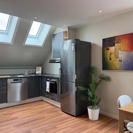 Heimby Homes - Four Bedroom Family Penthouse * 베르겐